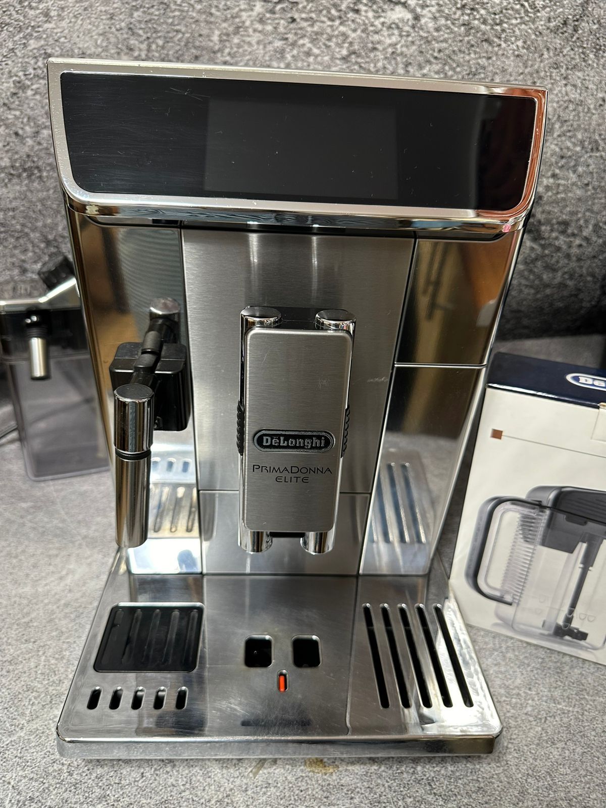 Кавомашина Delonghi primadonna elite, делонги примадонна кофемашина