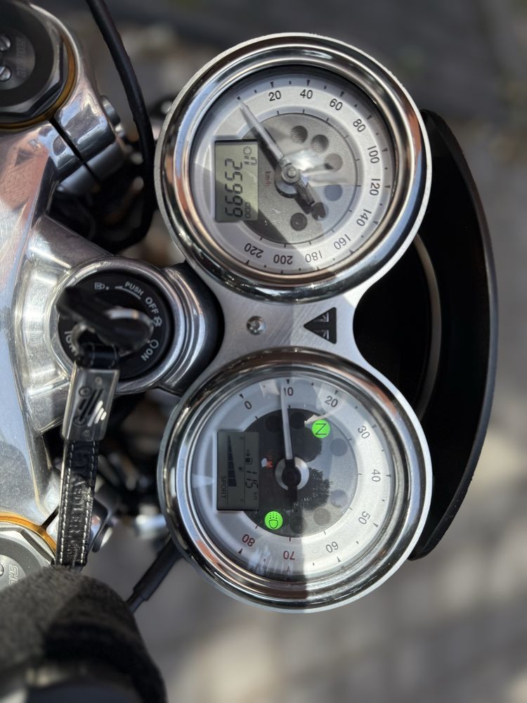 Triumph Thruxton 1200R rok 2017/Thruxton 1200 R Cafe Racer