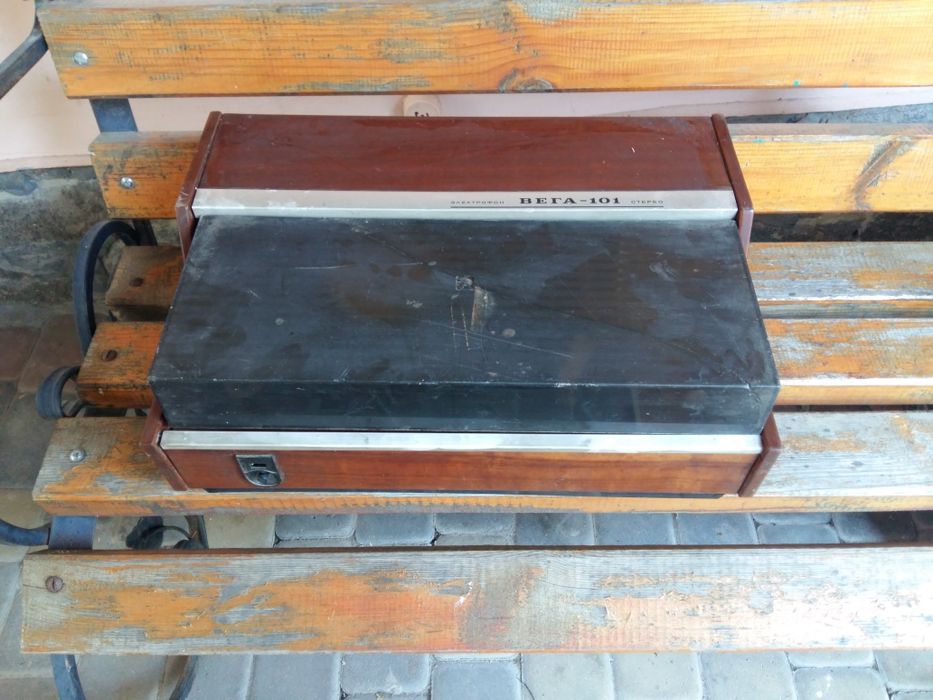 Програвач вінілових платівок ВЕГА-101