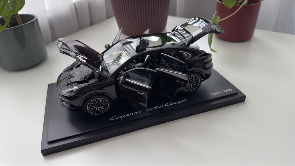 Porsche Cayenne Turbo Coupe - Norev 1:18