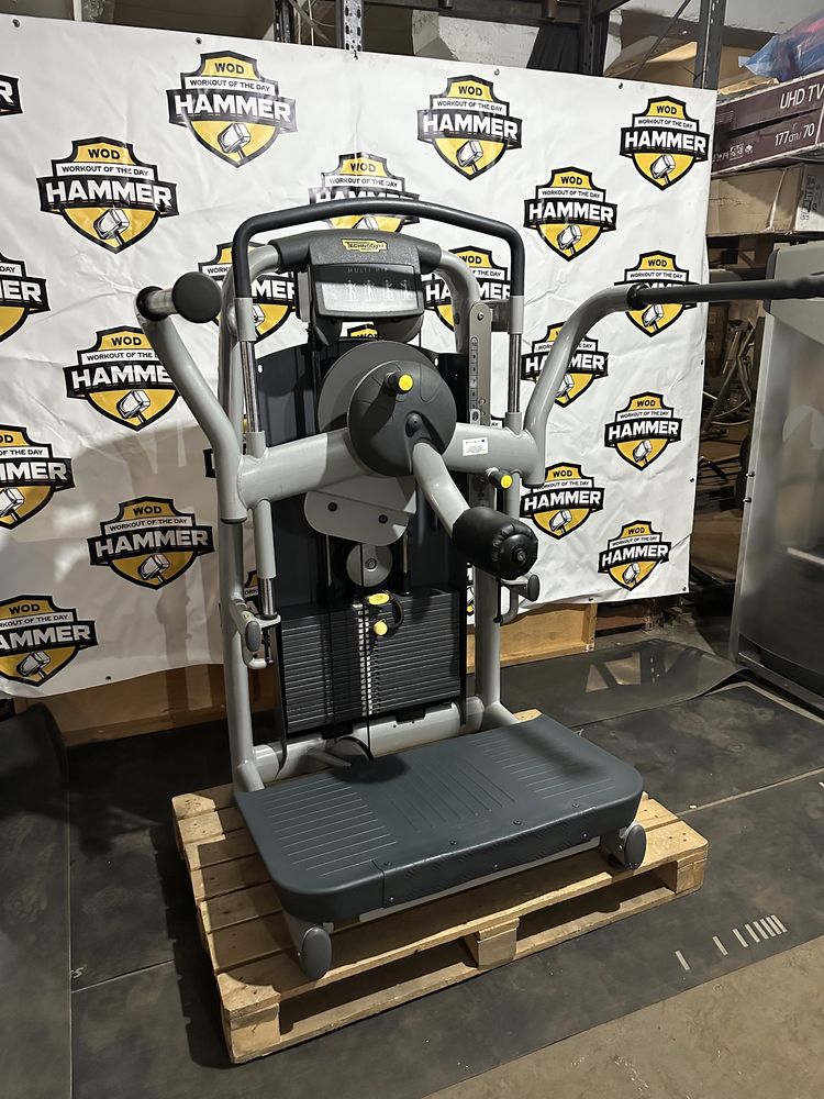 Маятник , Multi Hip Technogym Selection, Тренажер для ягодиц