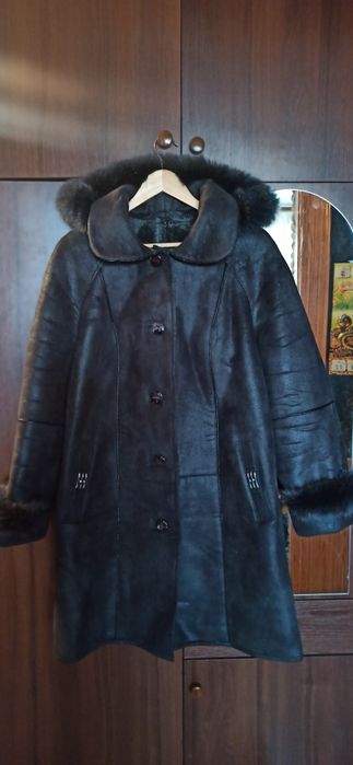 Продам  натуральную женскую дубленку.
