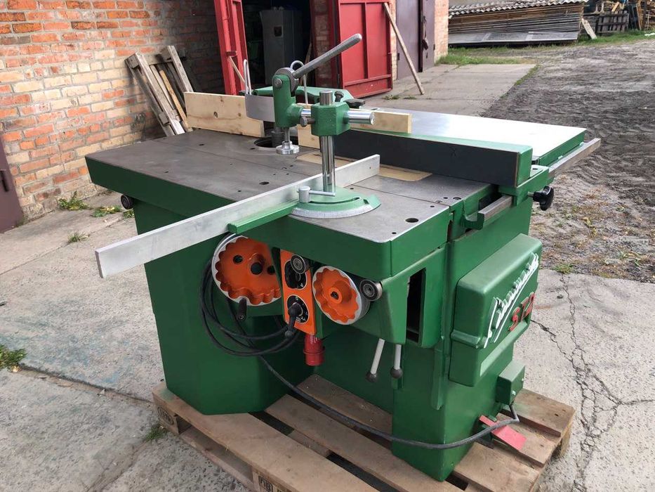 Станок деревообробний комбінований..Станок фрезерний з кареткою