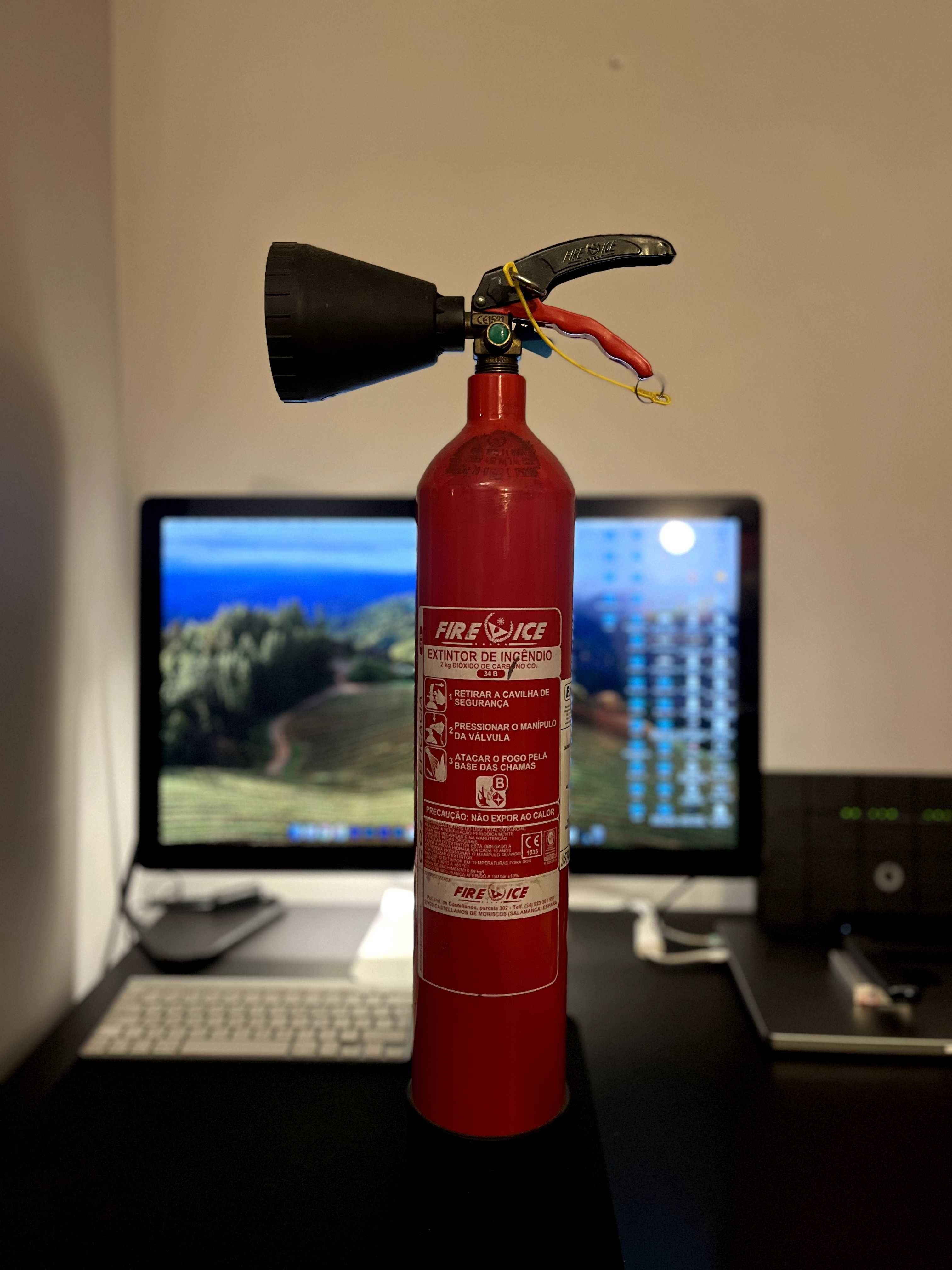 Extintor CO2 - Restauração
