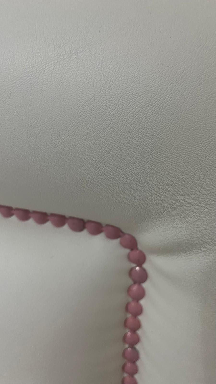 Cama polipele branca com estrado elevatório