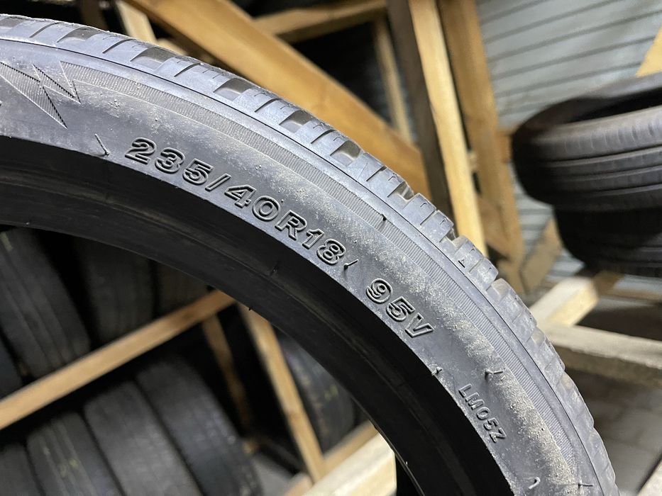 Шини зима 235/40R18 Bridgestone Blizzak LM005 як нові 2шт