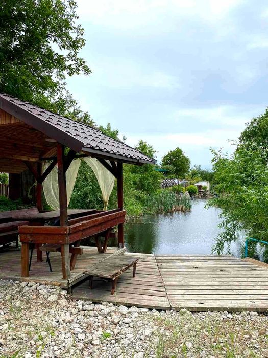 Продаж земельної делянки (11 соток) з ОЗЕРОМ вул. Сонячна.