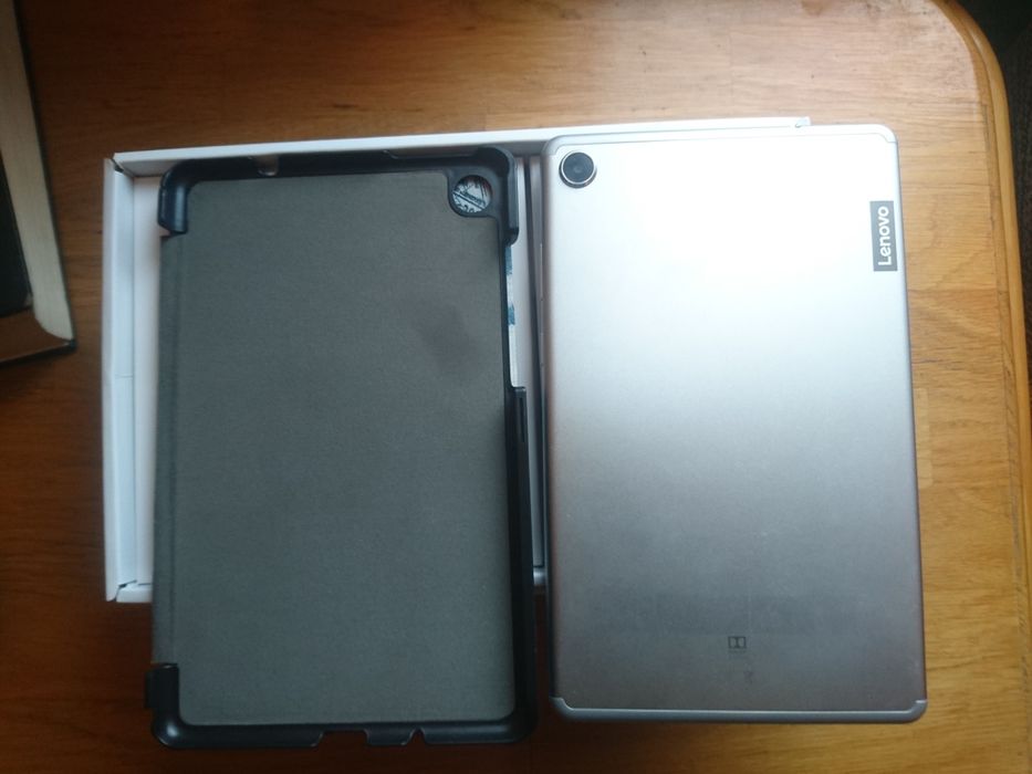 Планшети Lenovo M8 LTE, Samsung p3100