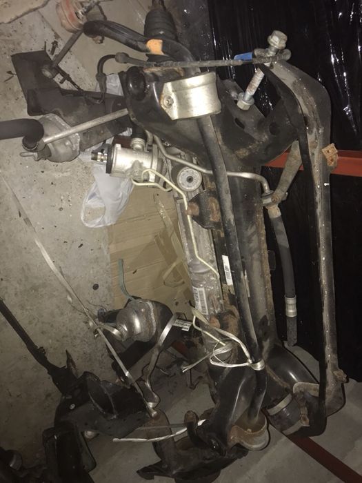 Ходовая(балка,ступицы,рейка) для BMW X3 E83