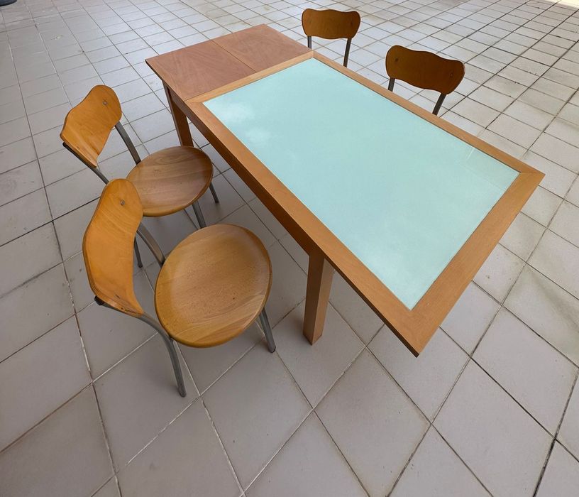 Mesa de madeira extensível