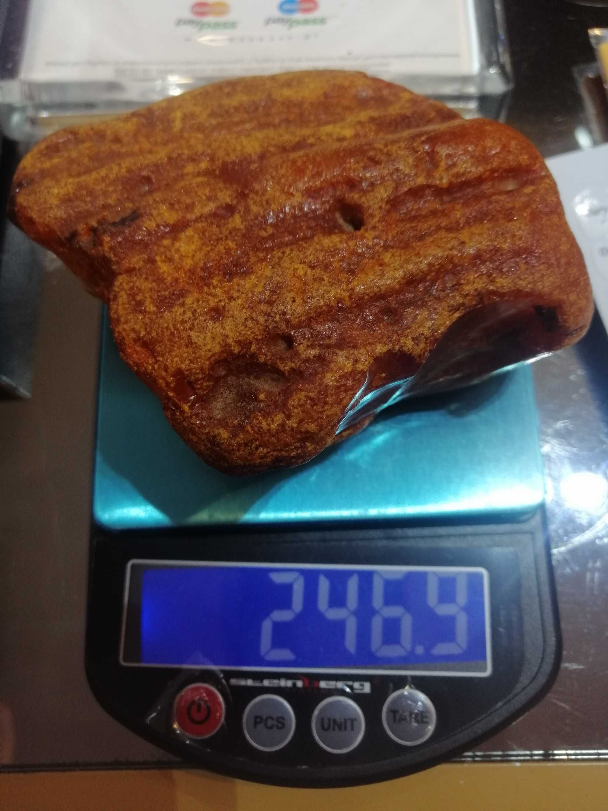 Bursztyn bałtycki bryłka naturalna 247 g