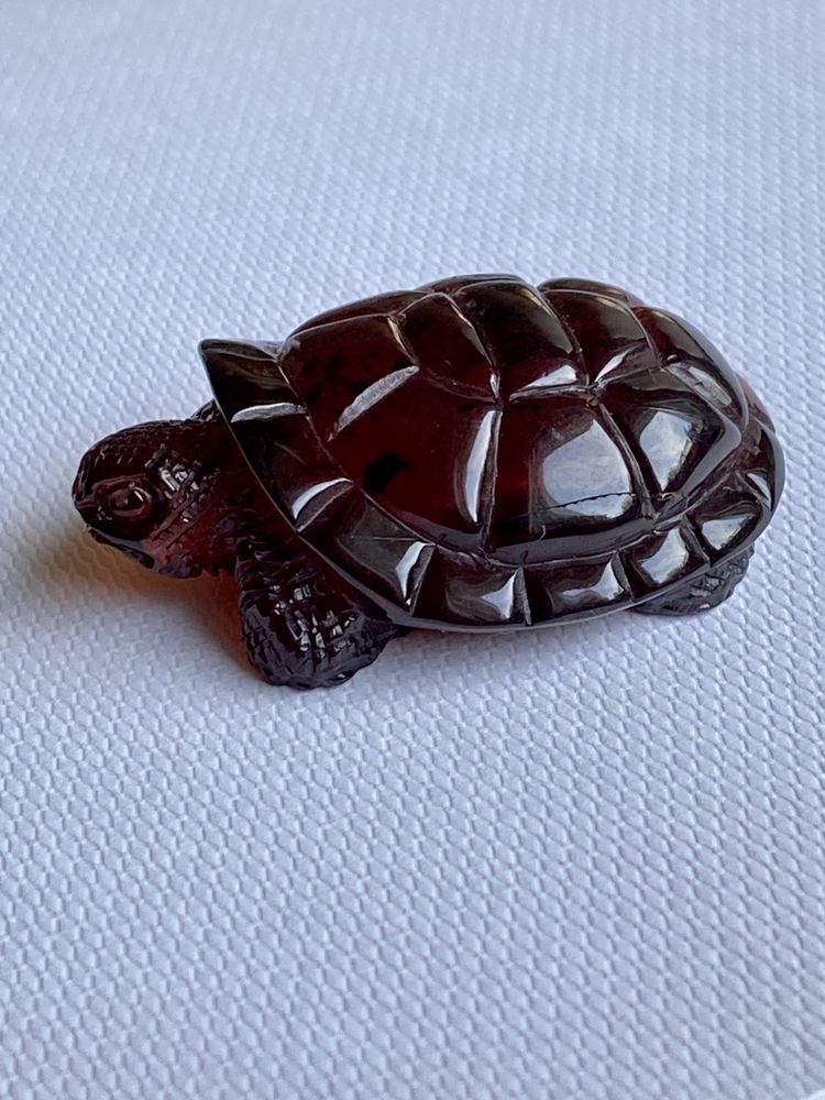 Żółw z bursztynu bałtyckiego