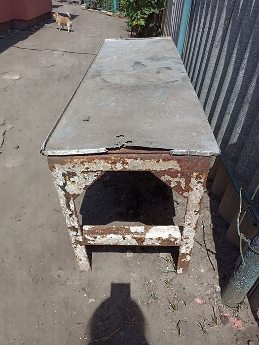 Продам стіл металевий в гараж