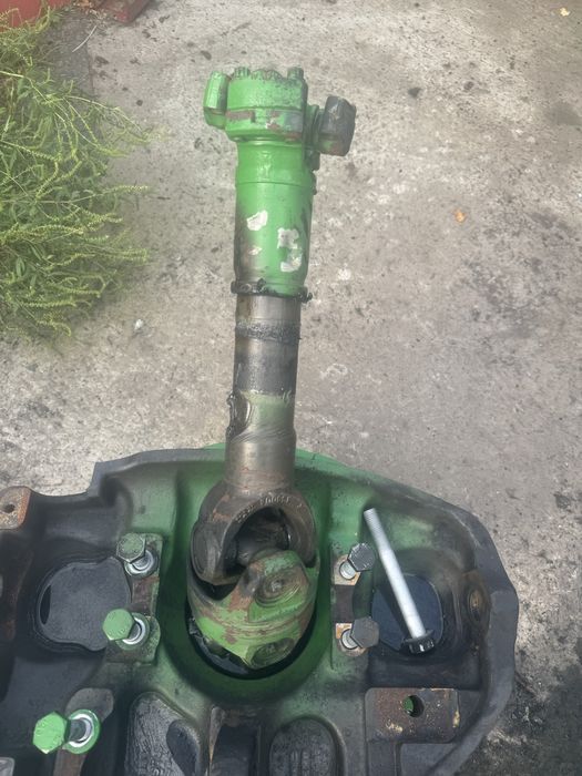 Запчастини на трактор Джон Дир John deere 8335 R