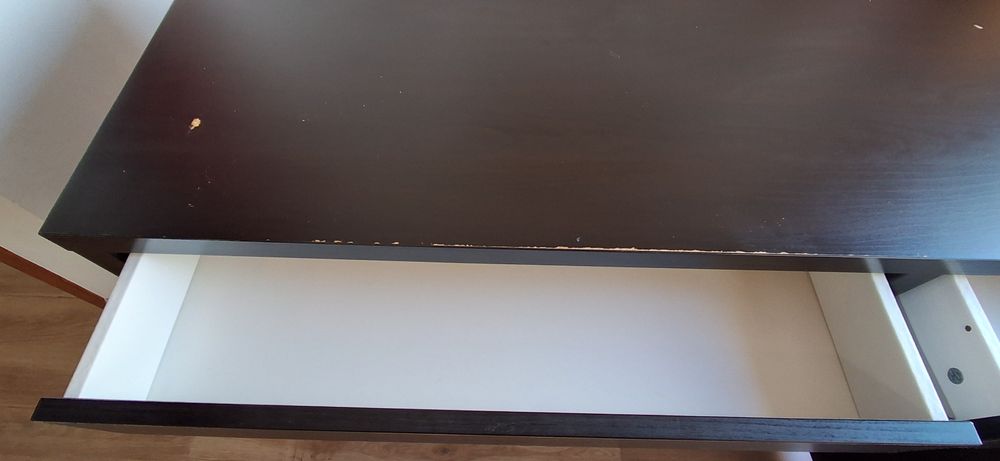 Mesa secretária preta