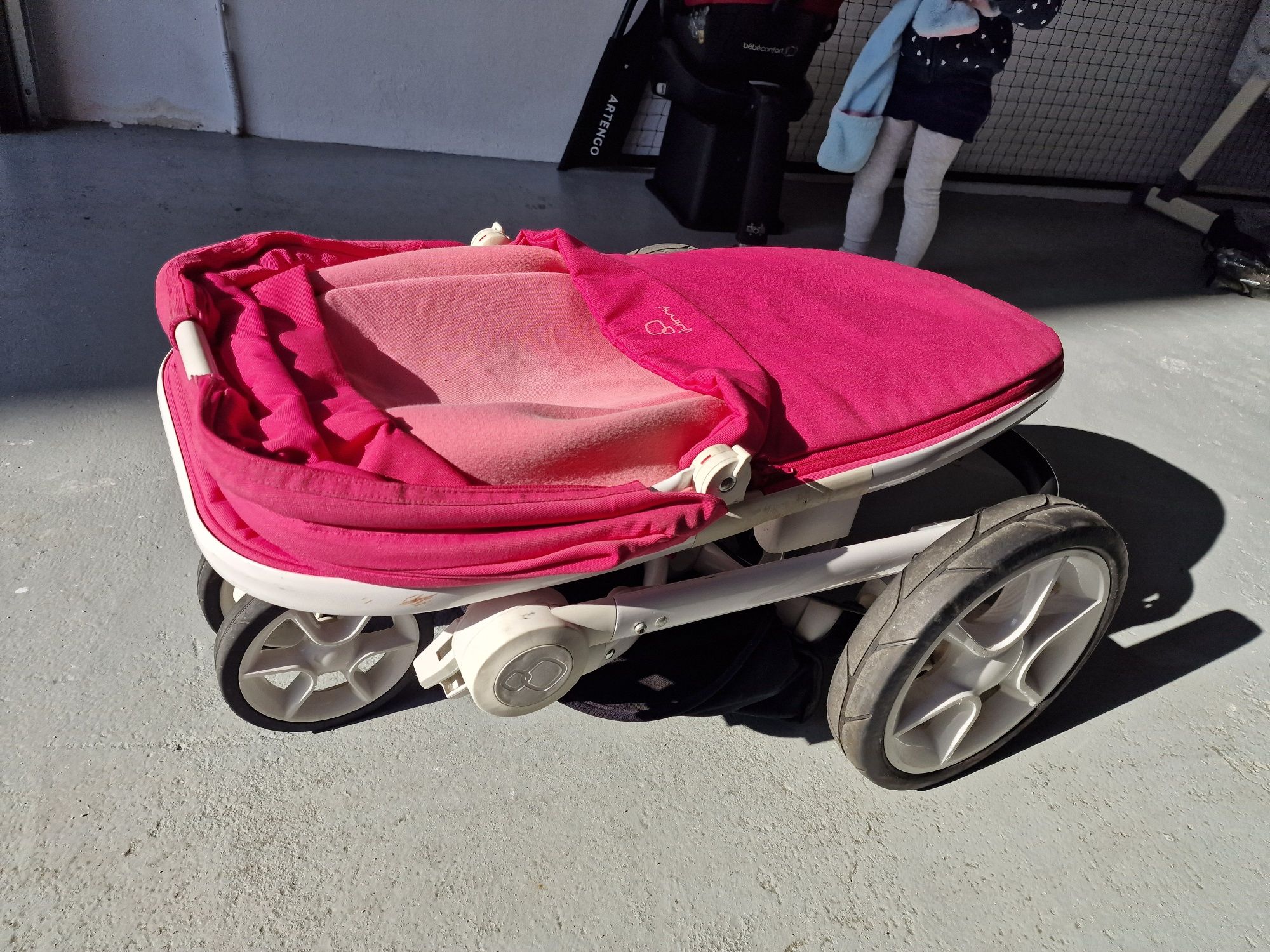Vendo carrinho Bébé Quinny Moodd c/ OVO BebeConfort + ISOFIX ALCOFA 2W