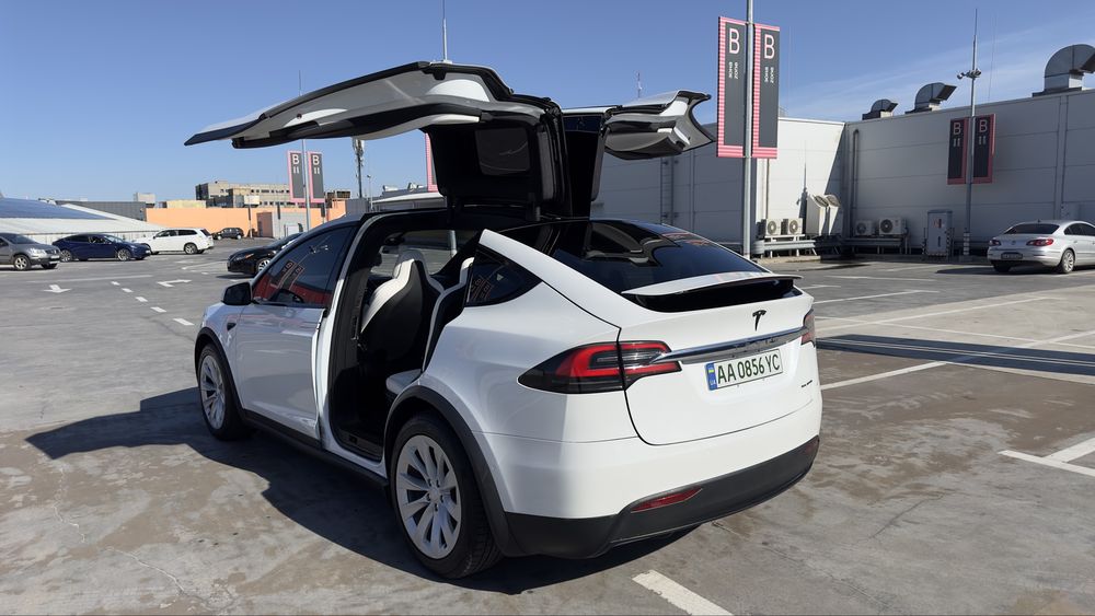 Tesla Model X! 100Kw Long Range Dual Motor!