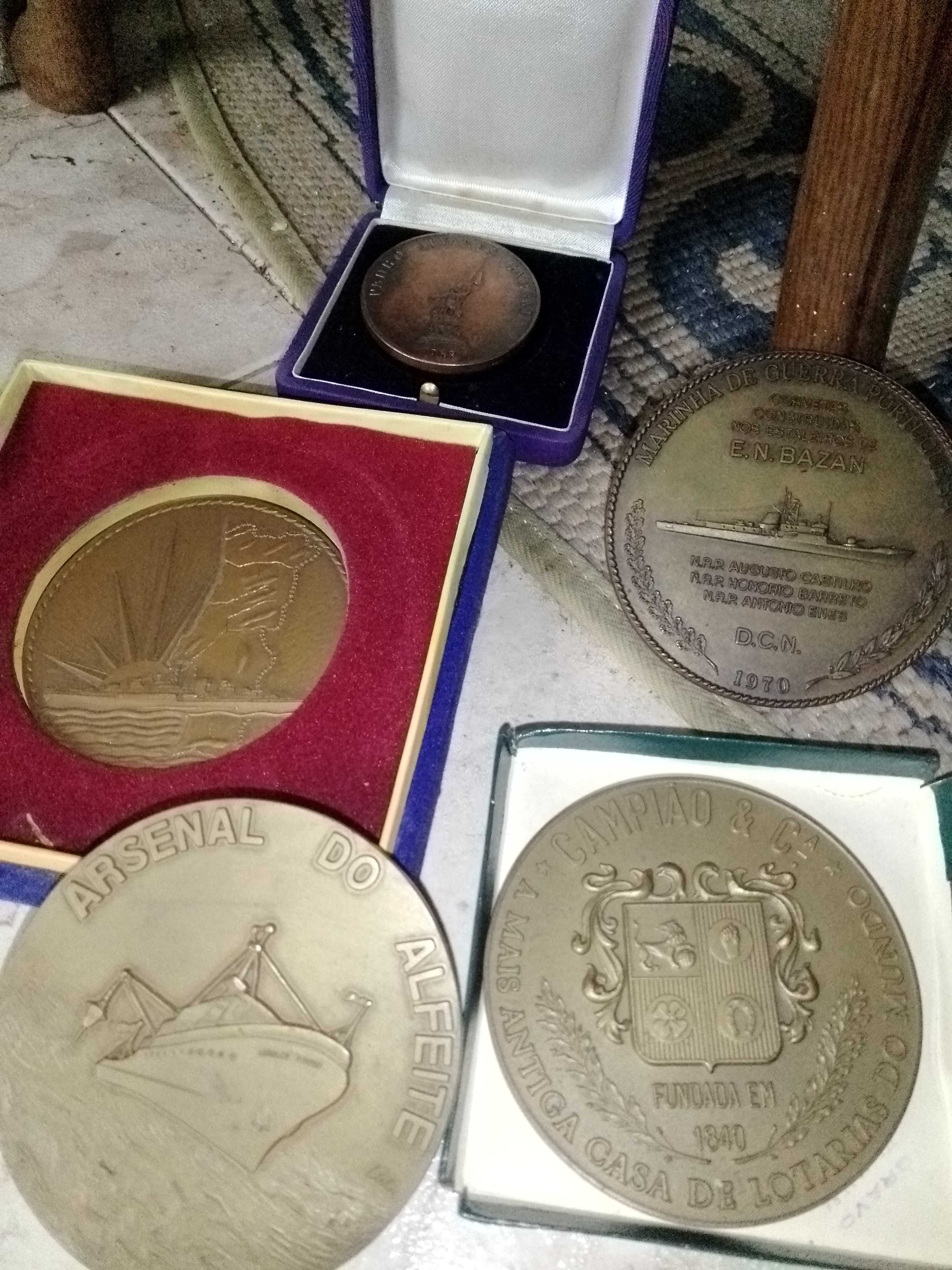 medalhas militares antigas e muito raras com mais de 60 anos