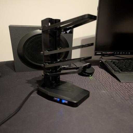 Stojak na pady - Ultradesk BEAM PLUS USB
