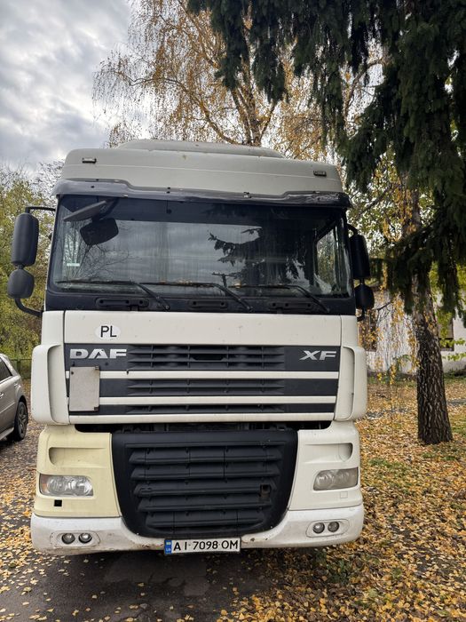 Продам тягач з напівпричепом-зерновоз DAF 105