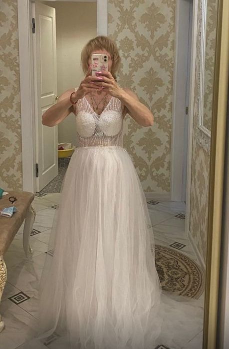 Продам плаття біле весільне