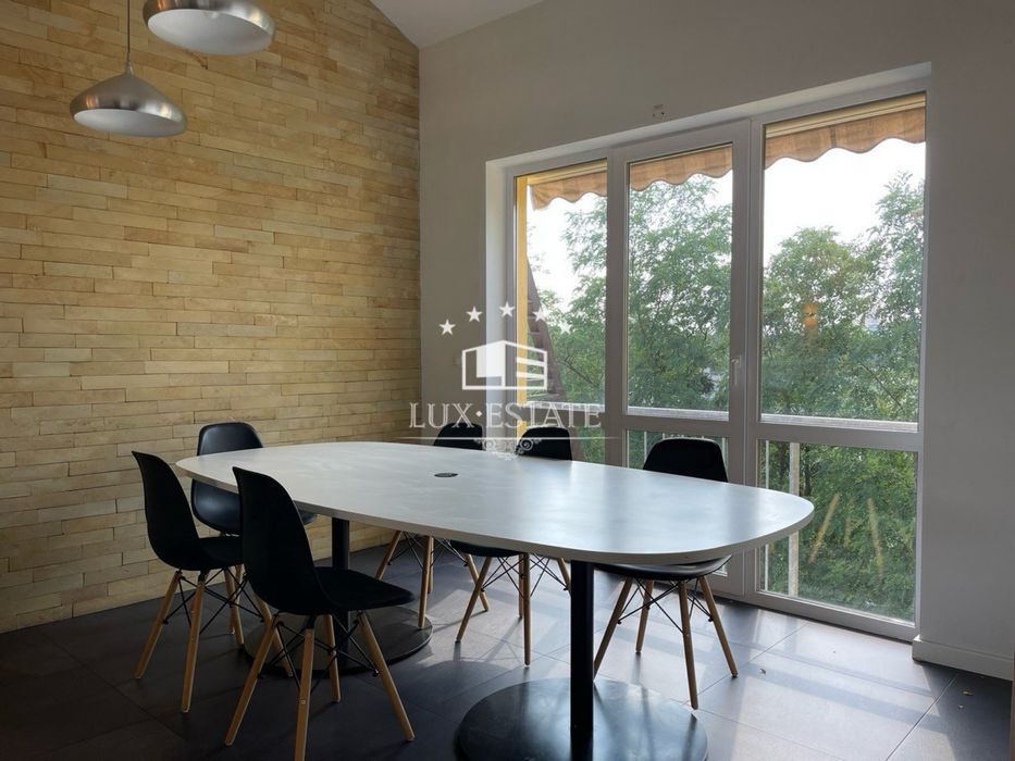 Аренда Таунхаус под офис и жилье Соломенский р-н