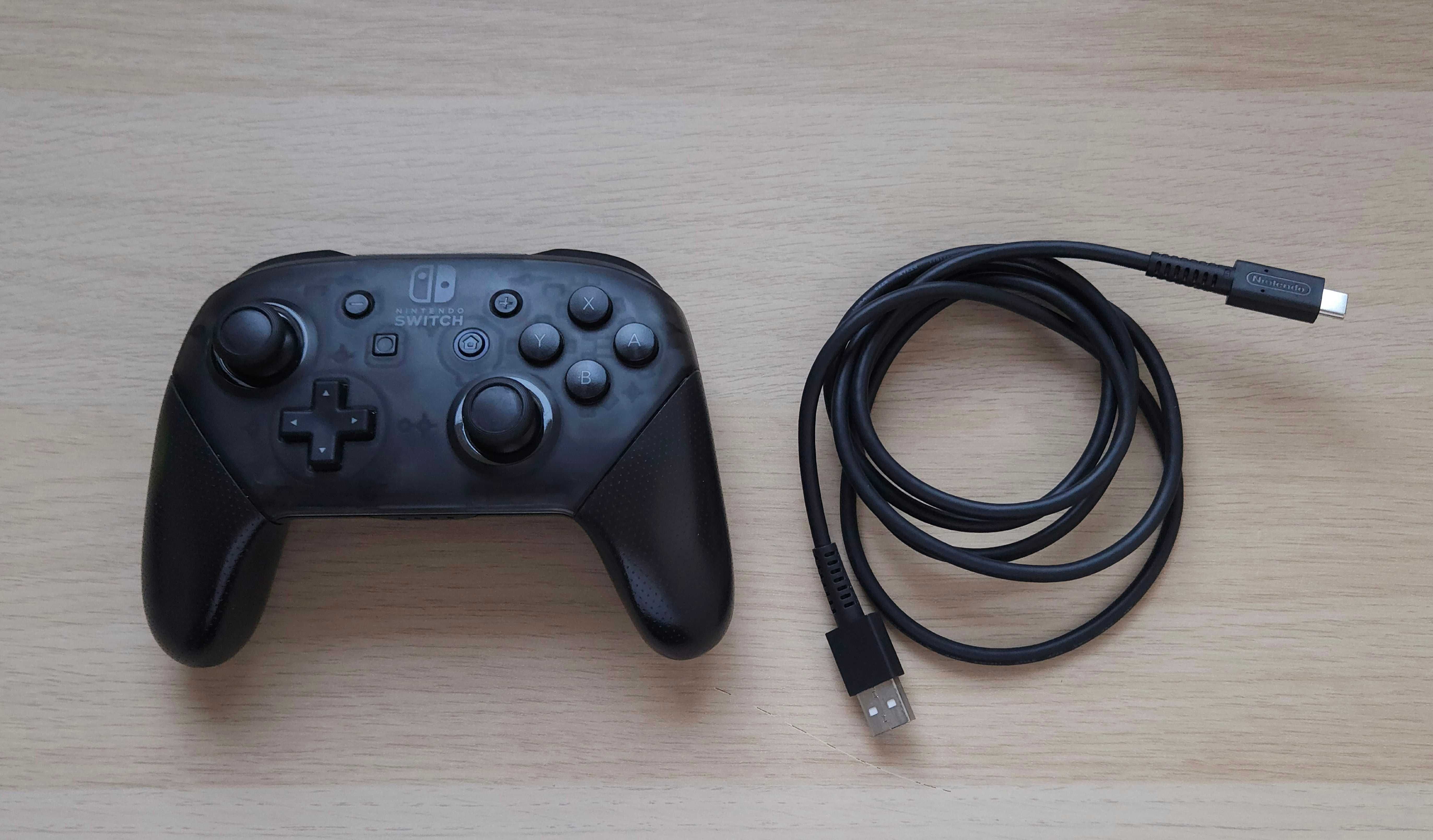 Nintendo Switch Pro Controller używany pudełko i kabel