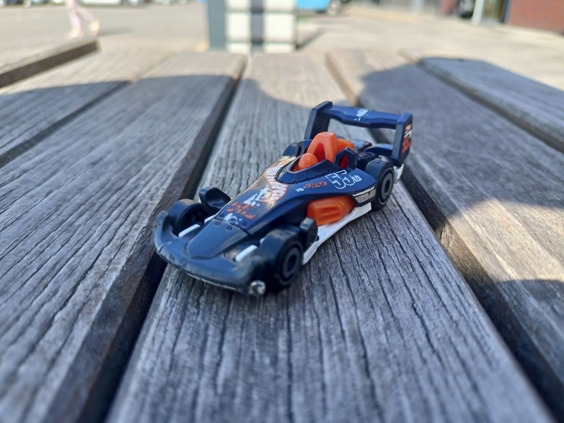 HW-4-TRAC™ HKG50 HotWheels