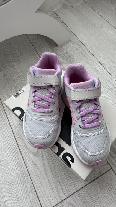 Кроссовки для девочки adidas