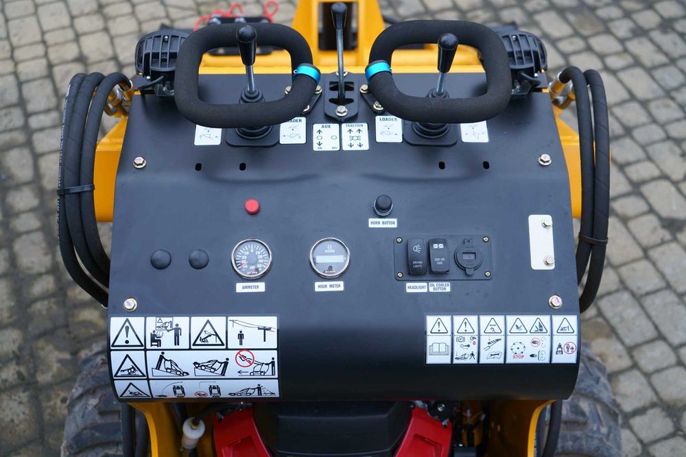 Nowa Mini ładowarka kołowa 323S Brigss & Stratton 23KM