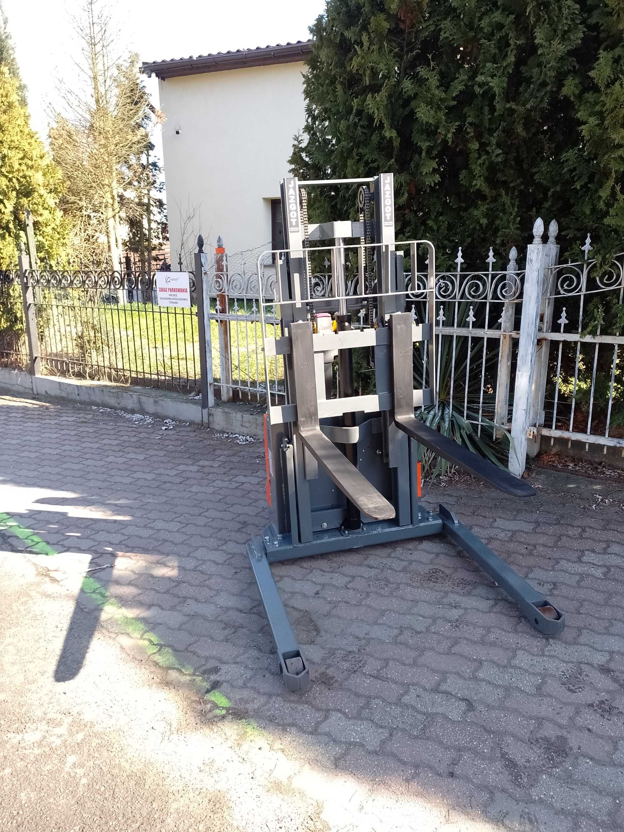 Paleciak Masztowy Regulowane widły Szeroki  1,5 T Masztówka 2,0M