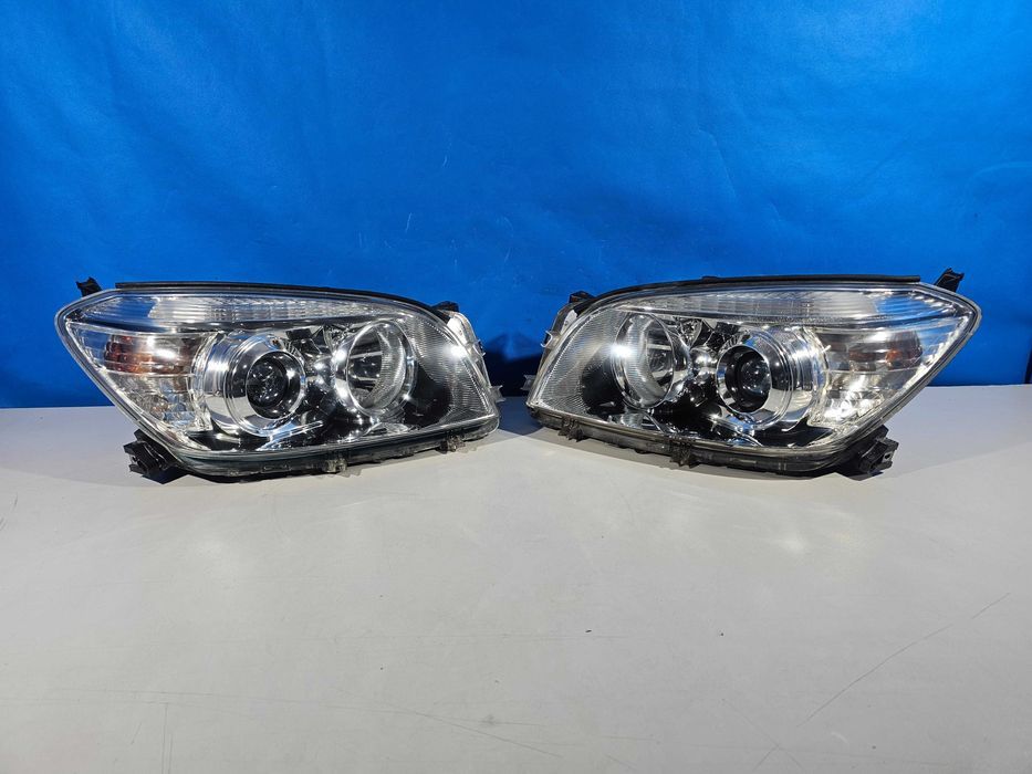 Toyota RAV4 III 05-08 Lampy Przód Przednie Komplet Lewa+Prawa EU Ładne