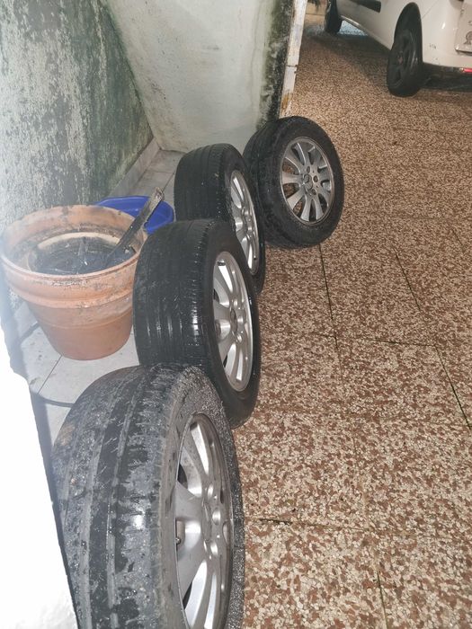 Jantes mercedes com pneus