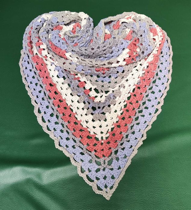 Chusta, szal robiona ręcznie na szydełku