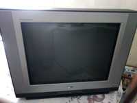 Televisão LG Flatron antiga, com pouco uso - como nova