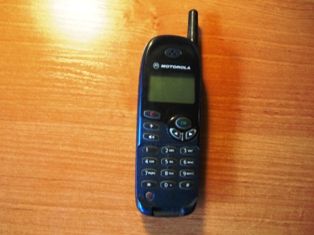 Telefon komórkowy Nokia C2-02 z ładowarką