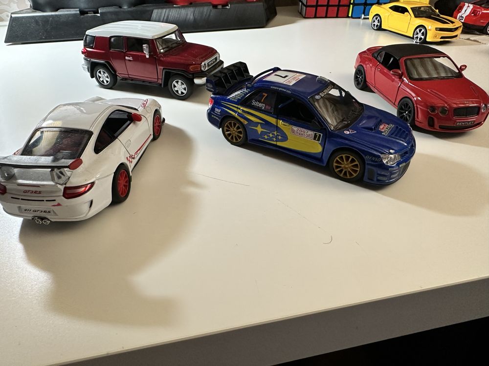 Carinhos, Conjunto de 4 Miniaturas KINSMART