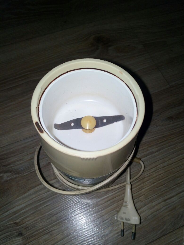 Młynek Predom typ UD 50G,  1971 r.