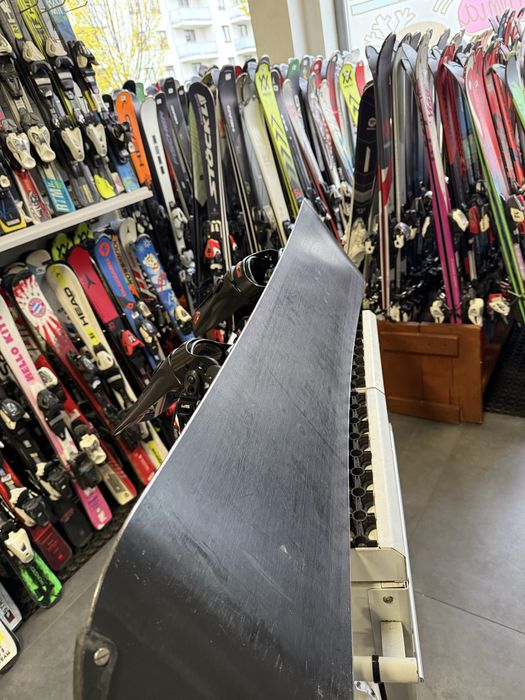 Deska snowboardowa DEVOUR 133 + wiązania SP S/M