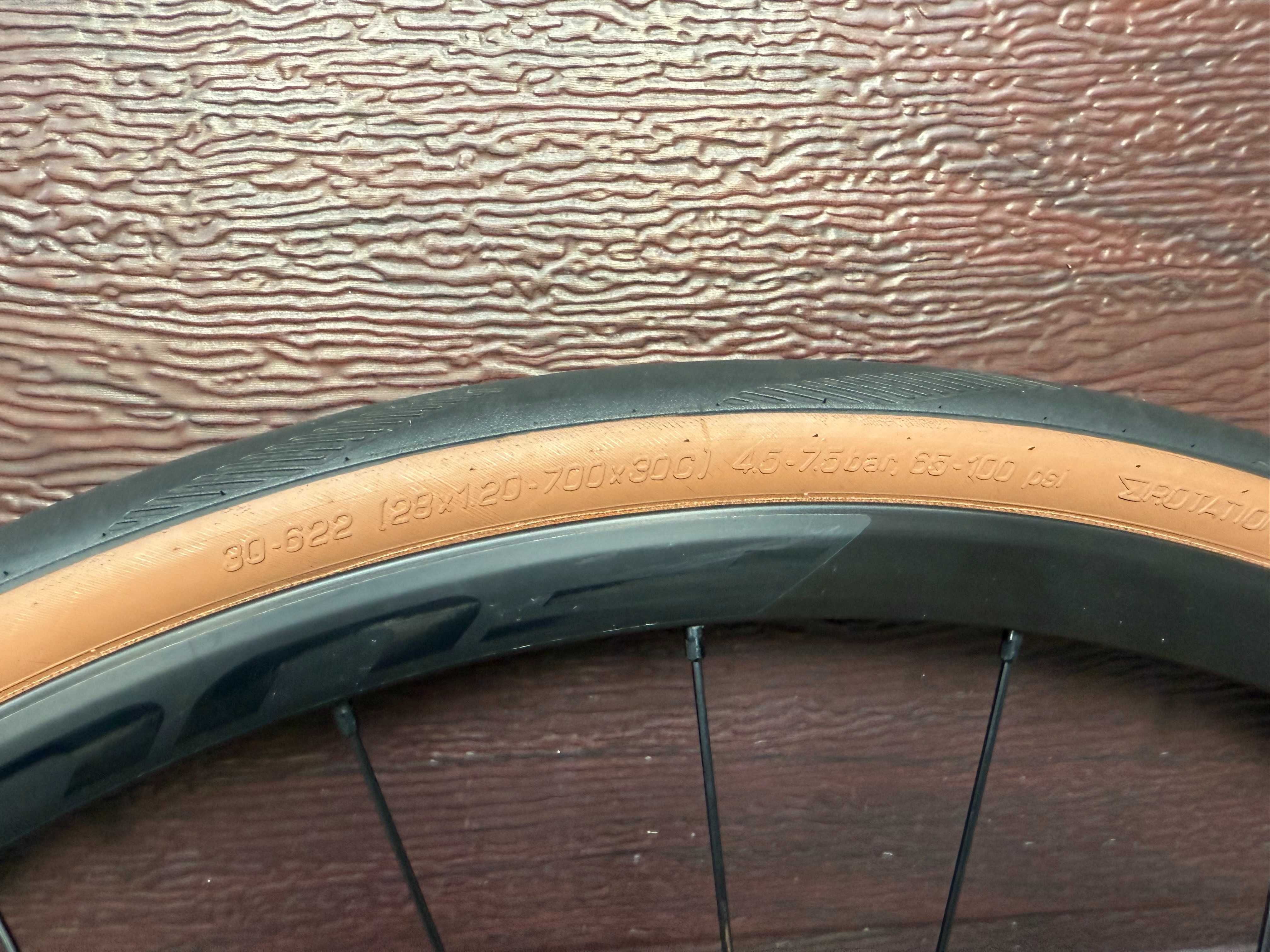 Kompletne koła rowerowe Fulcrum Racing 900 DB