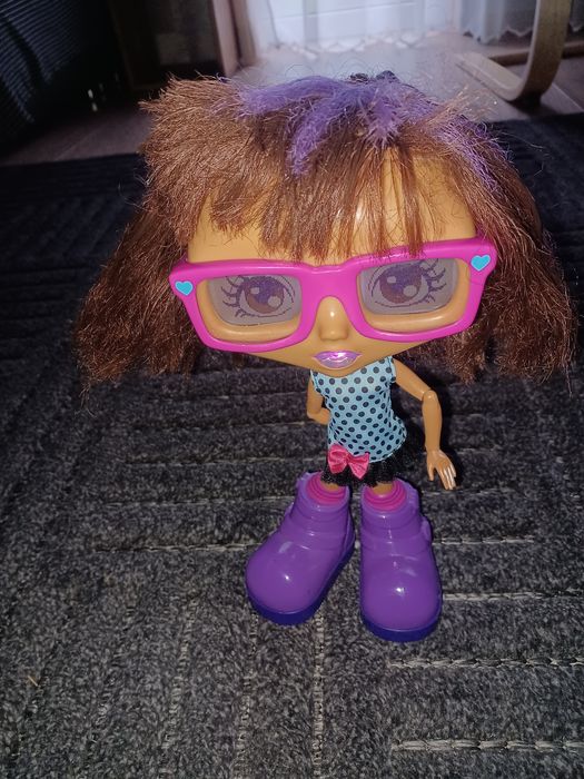 Lalka  interaktywna.