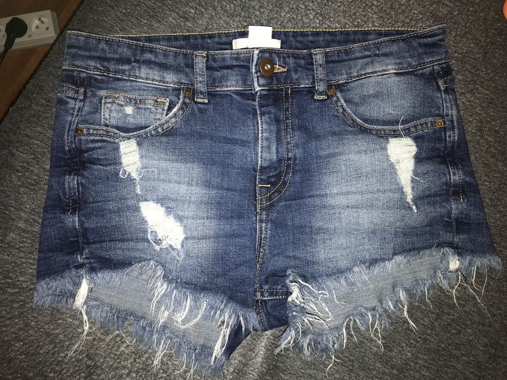 Spodenki/szorty jeansowe z dziurami H&M r. 34/36 (XS/S)