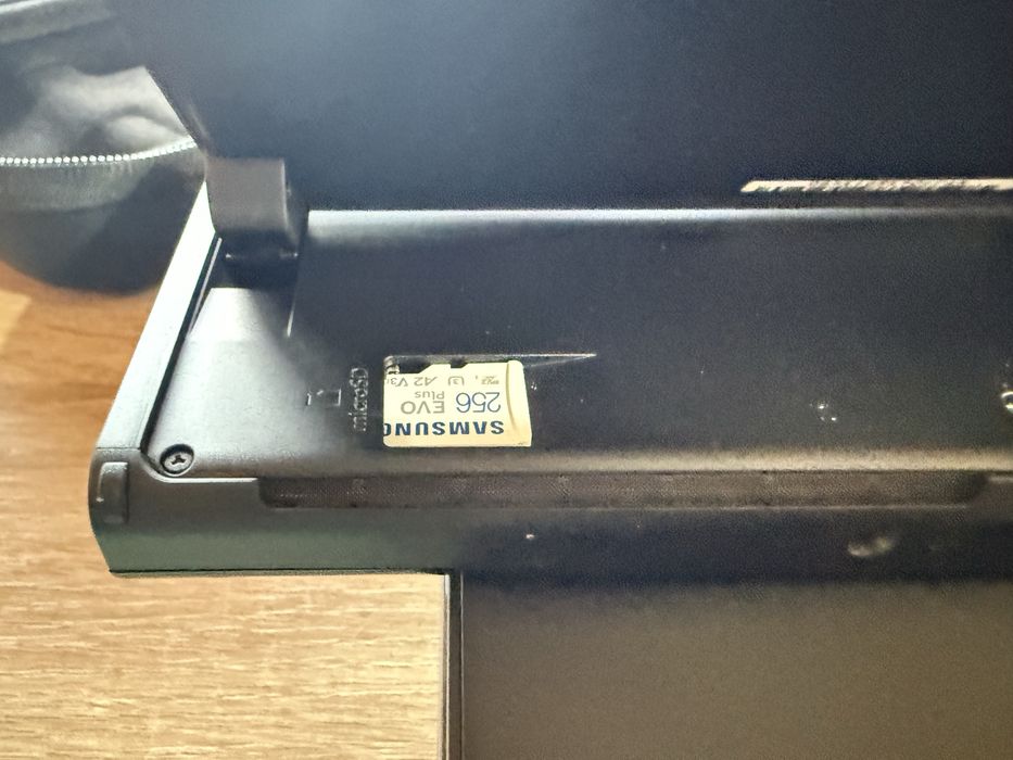 Nintendo Switch Olde + Nitro Deck + 4 gry