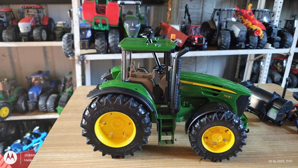 Bruder traktor John Deere