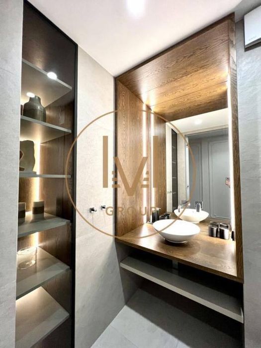 ЖК New York 2х кім. квартира у центрі міста з терасою.