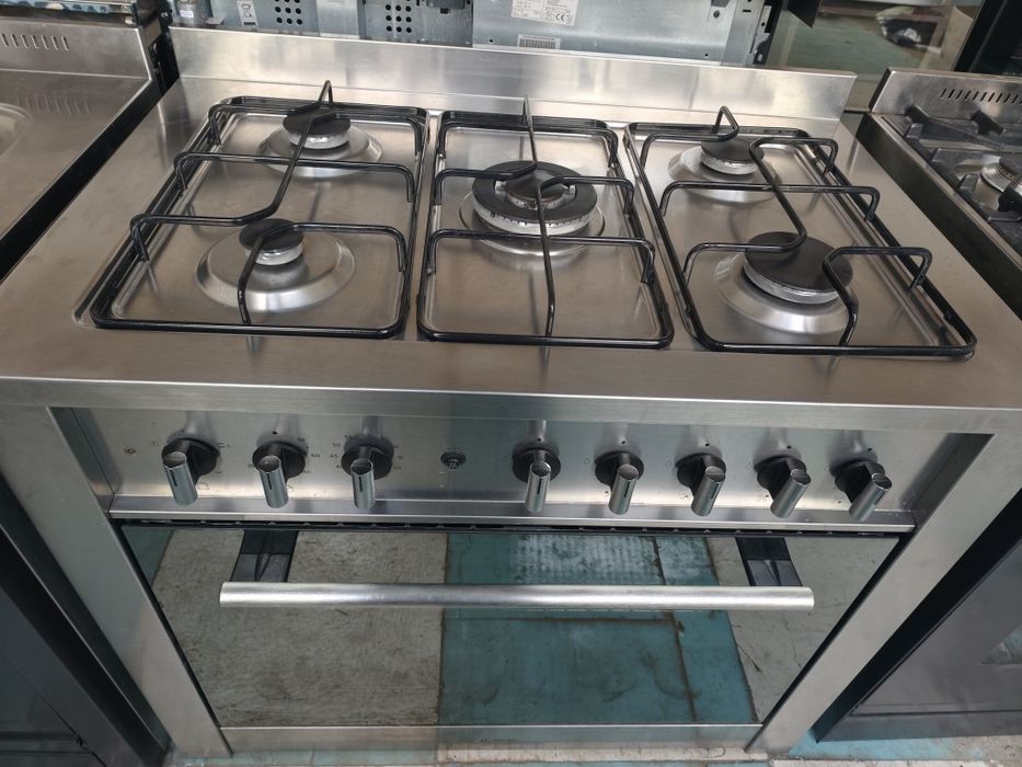 Професійна газова плита на 5 камфорок