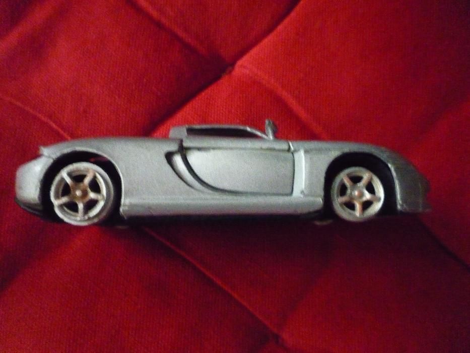 Модель машинки Porsche CarreraGT 13 см