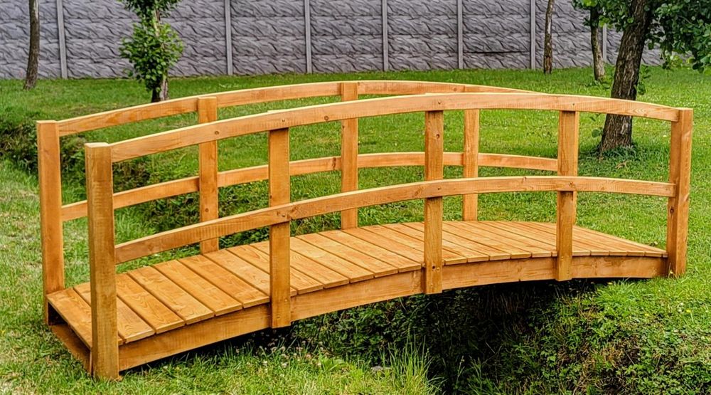 Mostek ogrodowy drewniany