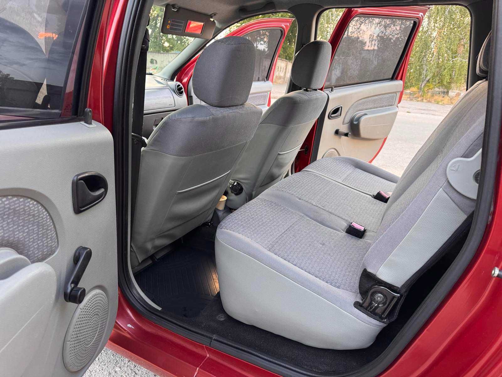 Продам Dacia logan MCV 2007 року