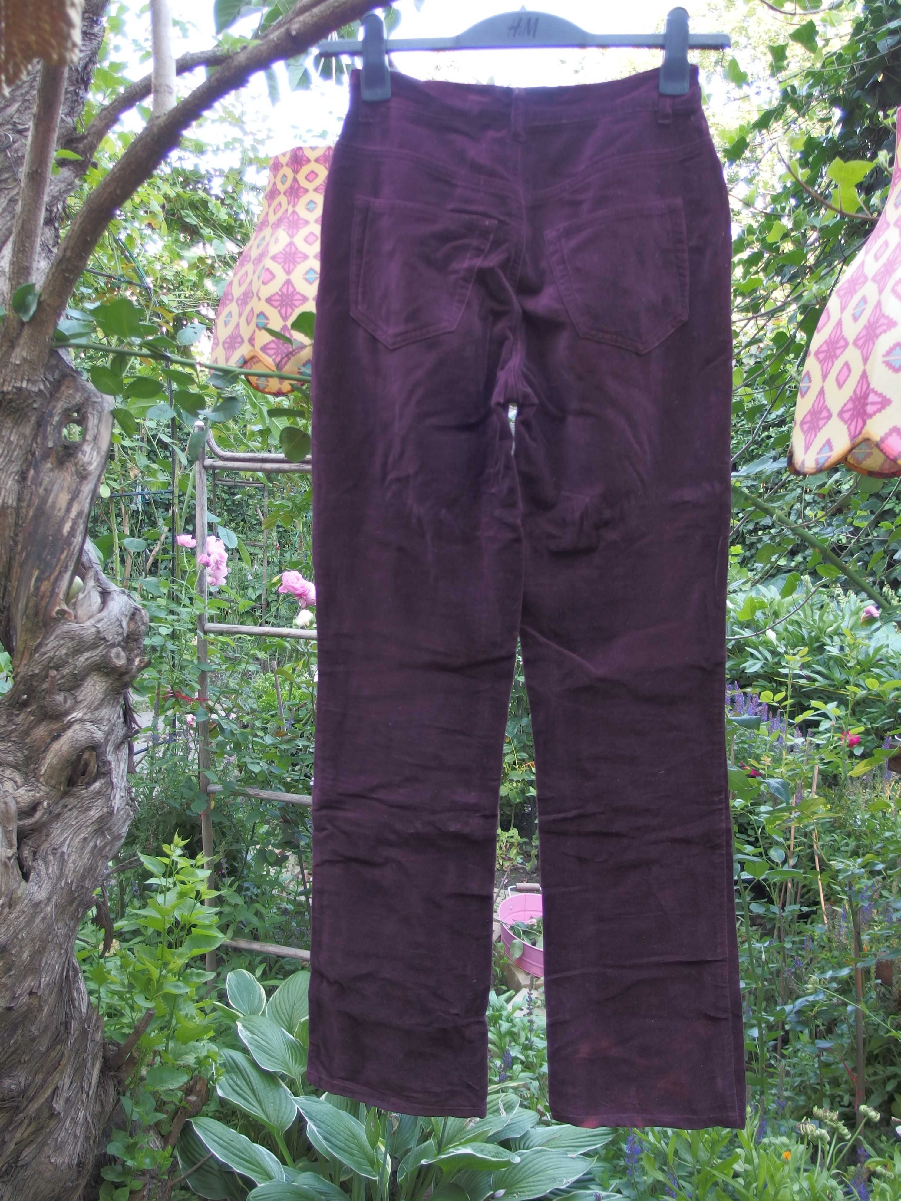 Spodnie welurowe Moto Jeanswear. Bordowe. Made in Hong Kong.